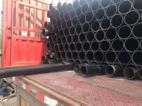 洛陽某小區(qū)水管管網改造,采購PE給(gěi)水管到貨,廠裏直接發貨.jpg 洛陽某小區水管(guǎn)管網改造,采購PE給水(shuǐ)管到貨,廠裏直接發貨.jpg